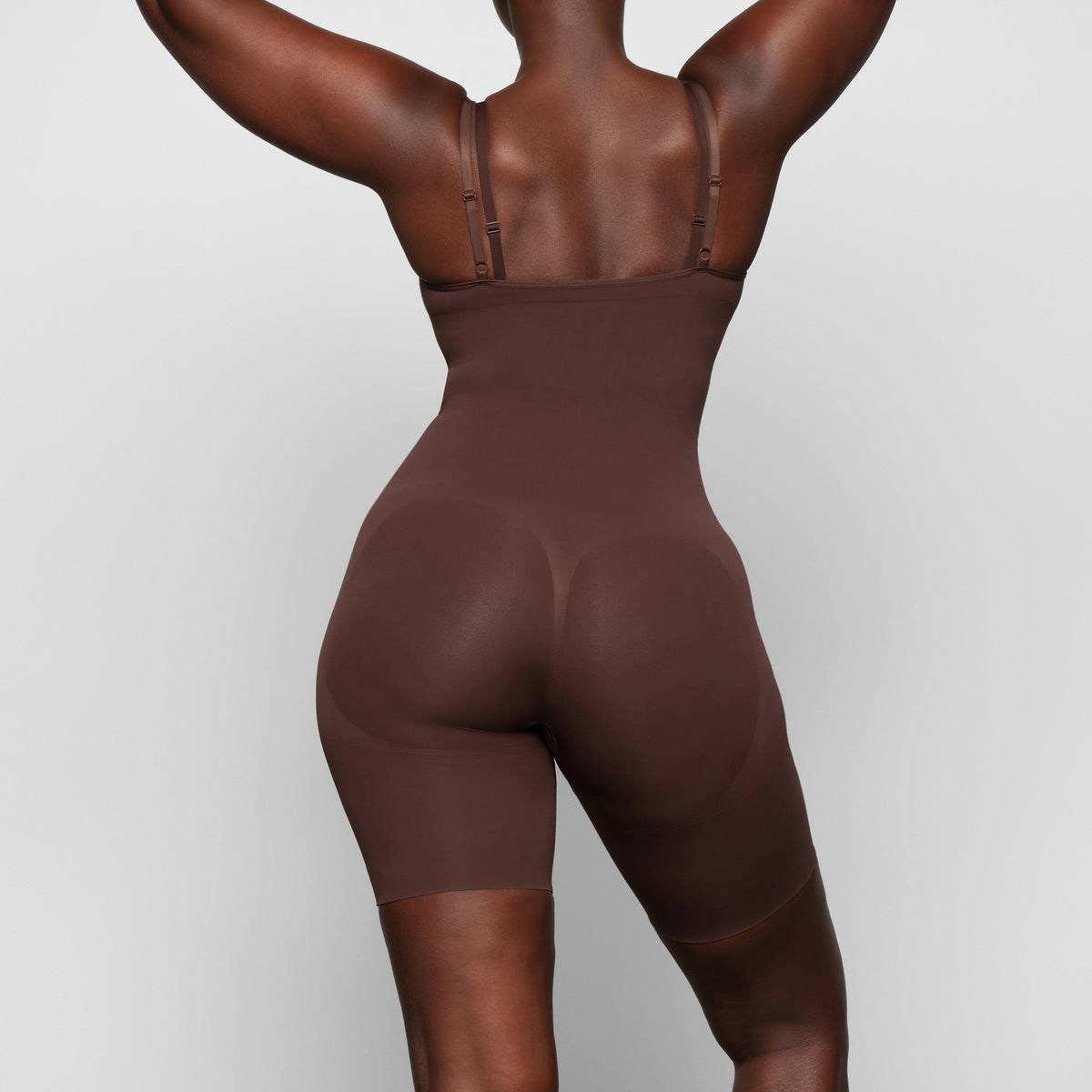 SKIMS Butt Enhancing Open Bust Bodysuit Cocoa | ZN9403251