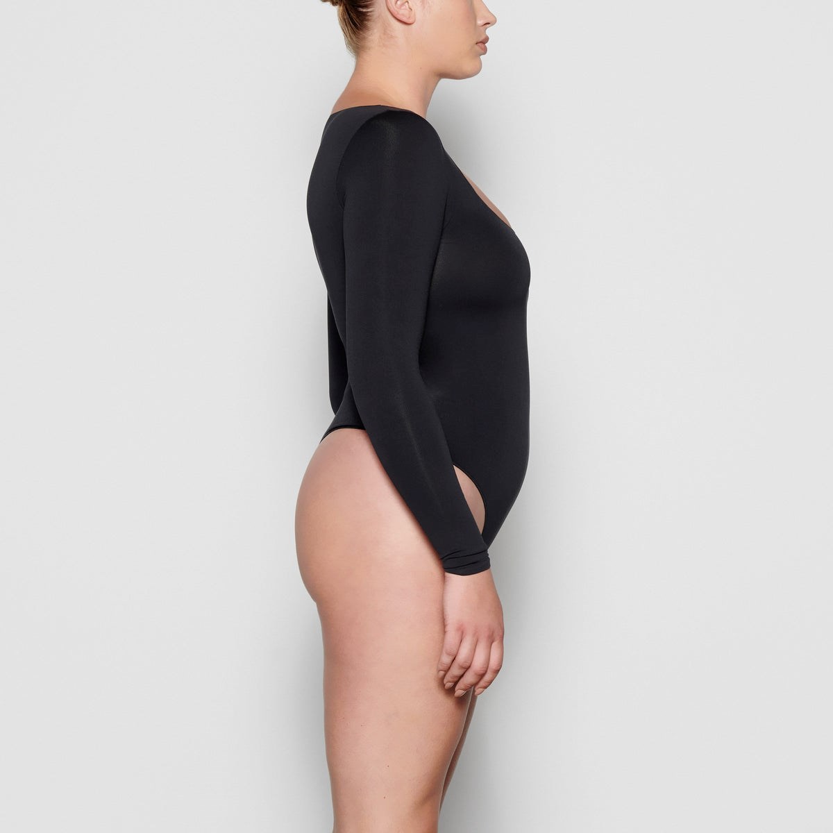 SKIMS Essential Long Sleeve Scoop Neck Bodysuit Onyx | XU1527064