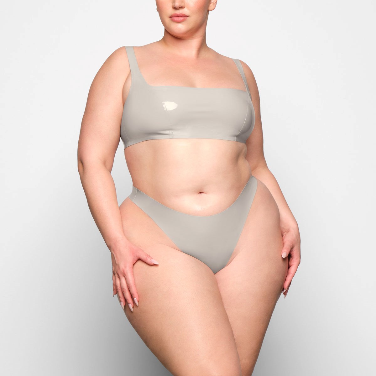 SKIMS Latex Scoop Neck Bralette Cement | TL3592847