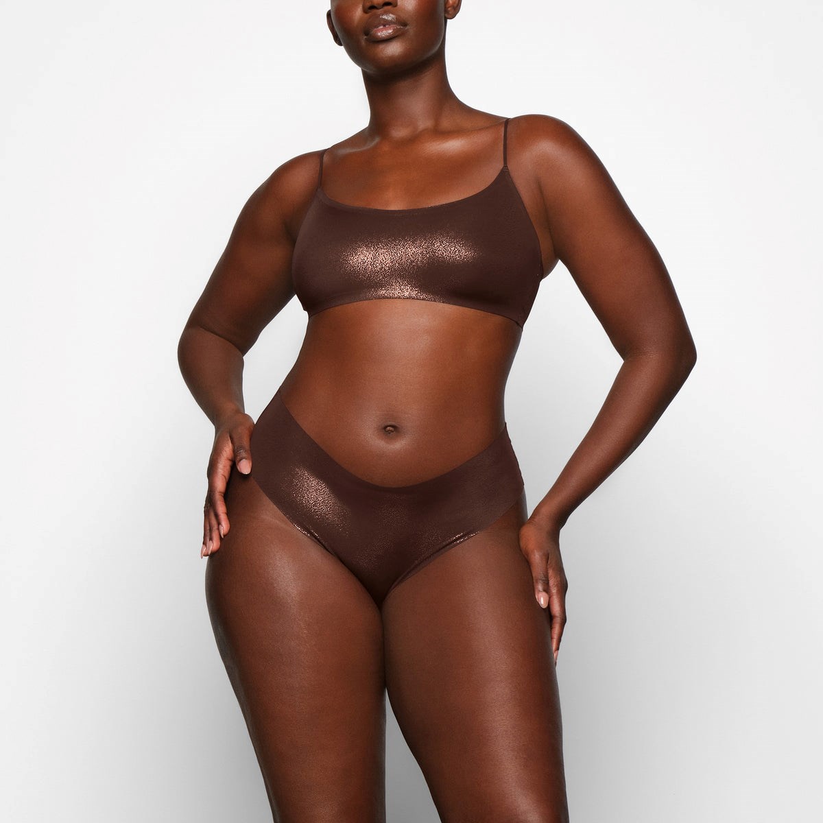 SKIMS Naked Shine Cheeky Hipster Cocoa | BR0239165