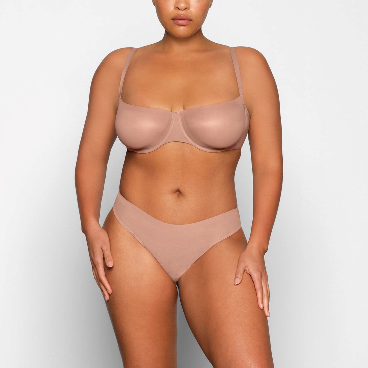 SKIMS No Show Molded Unlined Balconette Bra Sienna | UC3450187