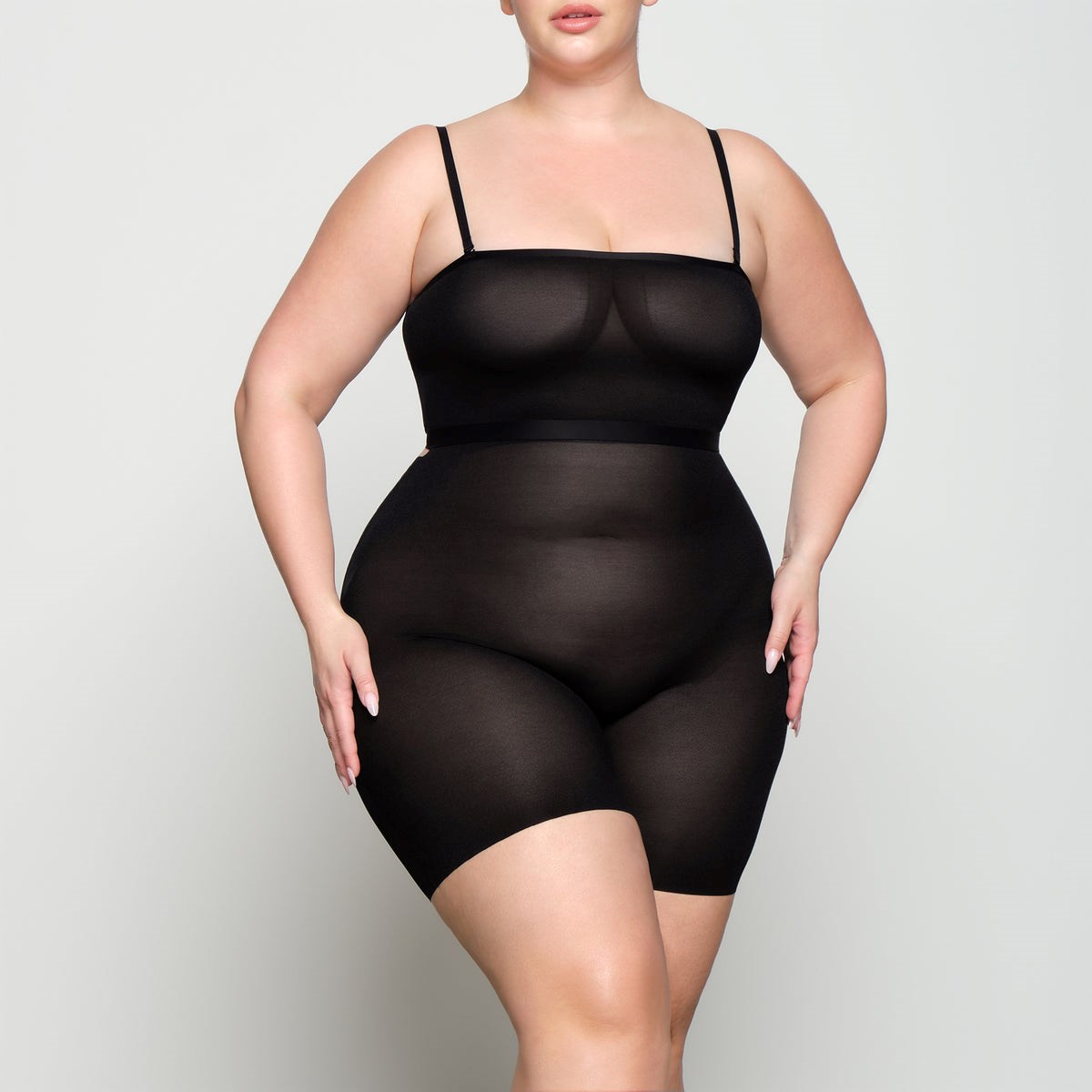 SKIMS Sheer Sculpt Low Back Kratke Onyx | IW3419680