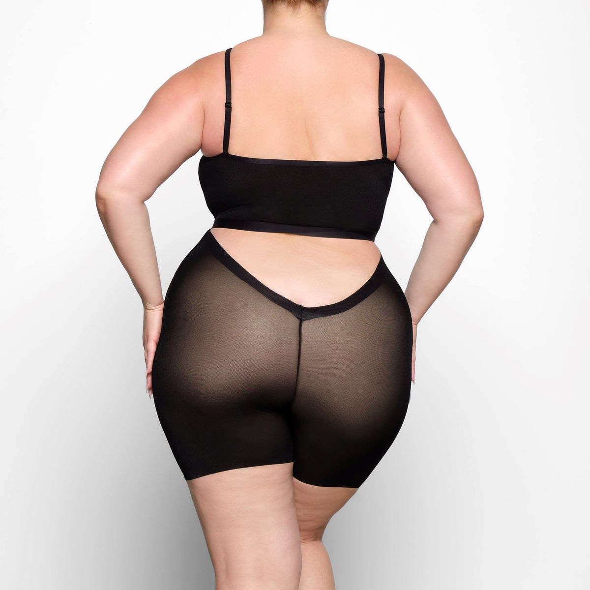 SKIMS Sheer Sculpt Low Back Kratke Onyx | IW3419680