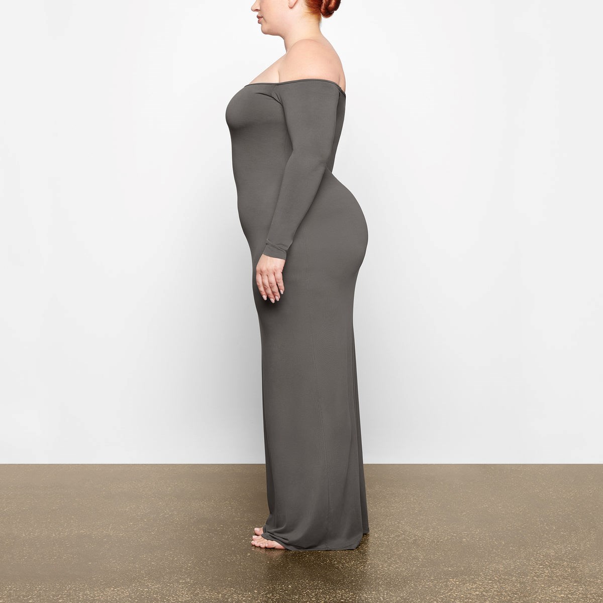 SKIMS Smooth Lounge Off The Shoulder Saty Gunmetal | LG9456187